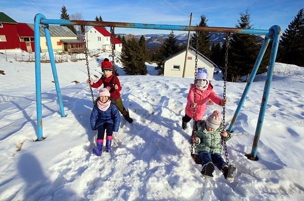 Doğu Karadeniz'de kar özlemi çekenlerin uğrak yeri Sis Dağı Yaylası oldu 10