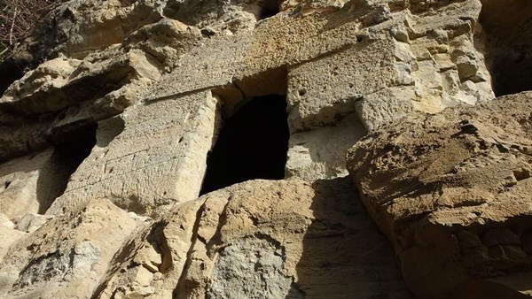 Trabzon'da kayalar oyularak yapılan Pedromida Kilisesi definecilerin hedefi haline geldi 4