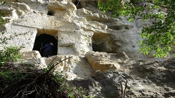 Trabzon'da kayalar oyularak yapılan Pedromida Kilisesi definecilerin hedefi haline geldi 5