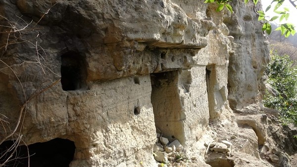 Trabzon'da kayalar oyularak yapılan Pedromida Kilisesi definecilerin hedefi haline geldi 12