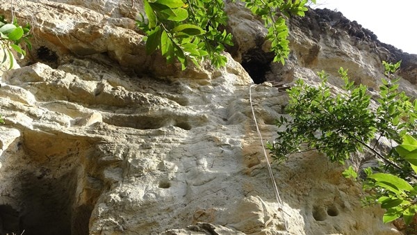 Trabzon'da kayalar oyularak yapılan Pedromida Kilisesi definecilerin hedefi haline geldi 18