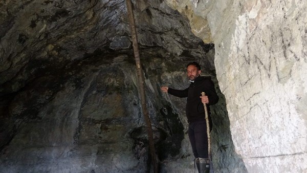 Trabzon'da kayalar oyularak yapılan Pedromida Kilisesi definecilerin hedefi haline geldi 14