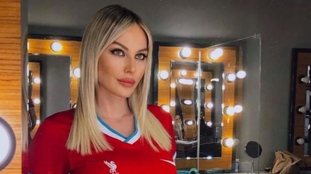 Hande Sarıoğlu'ndan yeni hamle, takipçi sayısı da patladı 6