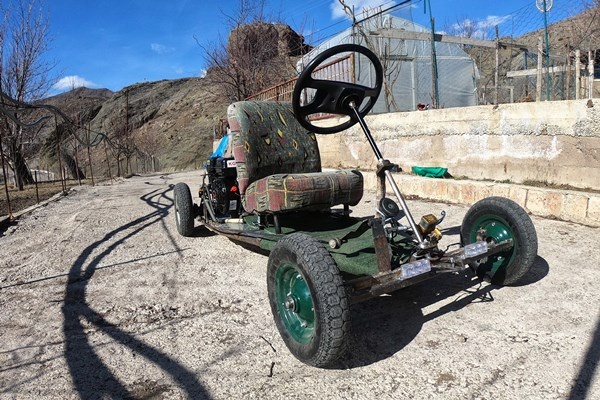 Gümüşhane'de cep telefonlarını satıp kendilerine araba yaptılar 9