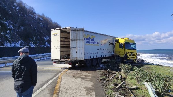 Trabzon'da gizli buzlanma kaza getirdi. 20 şUBAT 2021 3
