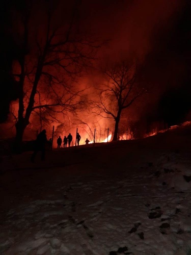 Trabzon'da yangın! Tek katlı ev ile samanlıkta yangın 8