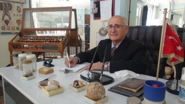 İnanılmaz koleksiyon! Hastalarından çıkardıklarını saklıyor 4