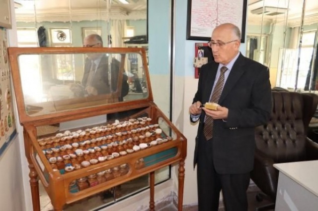 İnanılmaz koleksiyon! Hastalarından çıkardıklarını saklıyor 11