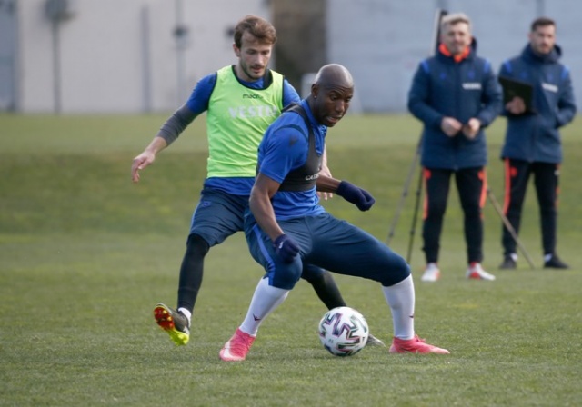 Trabzonspor ara vermeden çalışmaya başladı 13