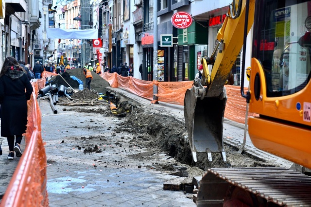 Trabzon'da meydan altyapısı hızla değişiyor 6