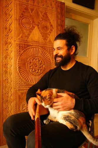 Nakış gibi işlediği ahşabı sanat eserine dönüştürüyor 10