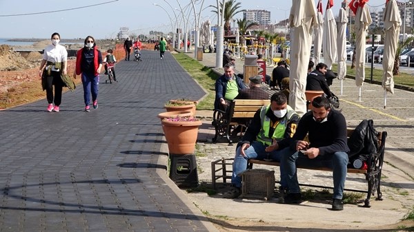 ‘Kırmızı’ kategorideki Trabzon’da sahil ve parklar doldu 14