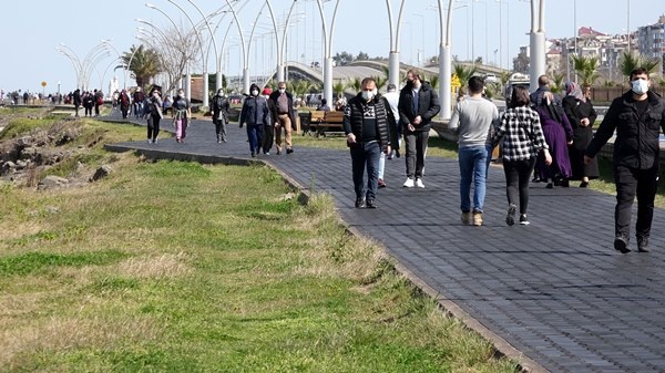 ‘Kırmızı’ kategorideki Trabzon’da sahil ve parklar doldu 10