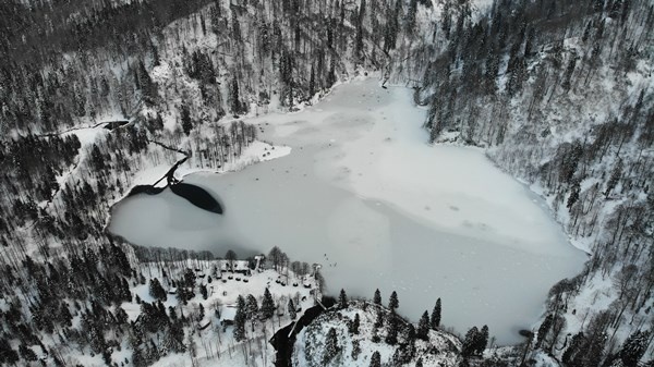 Karagöl’ün dört mevsim fotoğrafları büyülüyor 8