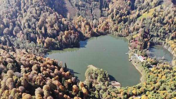 Karagöl’ün dört mevsim fotoğrafları büyülüyor 12