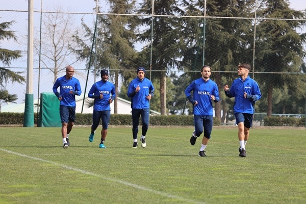 Abdullah Avcı'nın ekibi Trabzonspor, Ankaragücü sınavına çalışıyor 18
