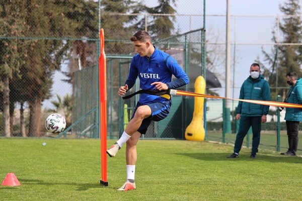 Abdullah Avcı'nın ekibi Trabzonspor, Ankaragücü sınavına çalışıyor 20