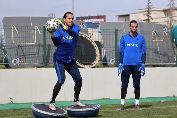 Abdullah Avcı'nın ekibi Trabzonspor, Ankaragücü sınavına çalışıyor 17