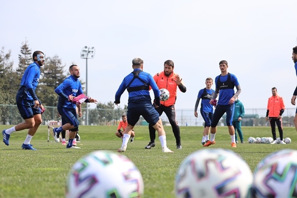 Abdullah Avcı'nın ekibi Trabzonspor, Ankaragücü sınavına çalışıyor 4