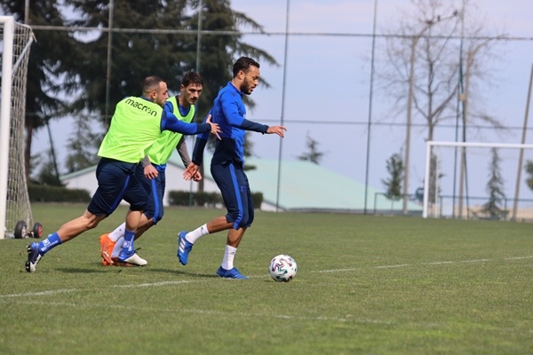 Abdullah Avcı'nın ekibi Trabzonspor, Ankaragücü sınavına çalışıyor 10
