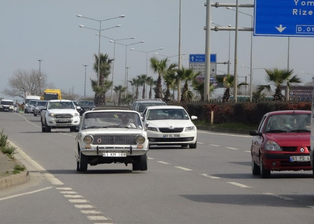 Trabzon'daki bu araba zıplıyor 6