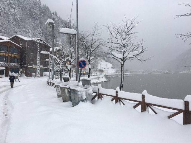 Uzungöl'e mart karı yağdı 25 Mart 2021 5