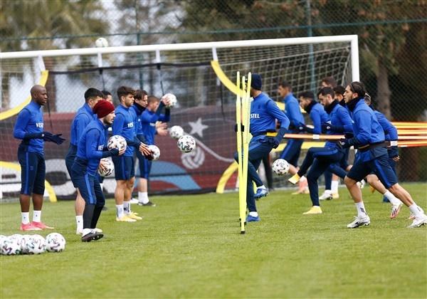 Trabzonspor'da Sivasspor maçı hazırlıkları başladı. 27 Mart 2021 7