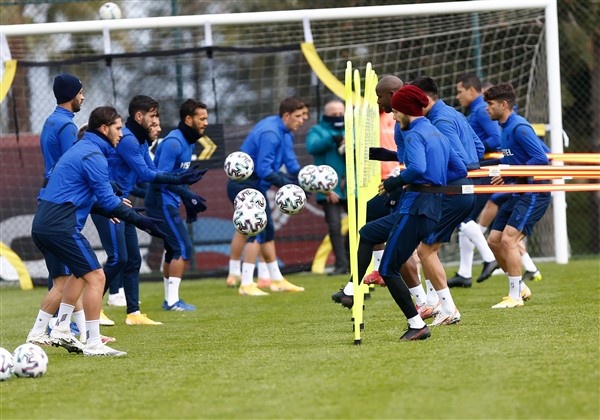 Trabzonspor'da Sivasspor maçı hazırlıkları başladı. 27 Mart 2021 5