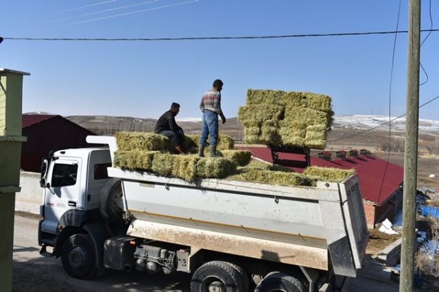 Bayburtlu çiftçilerden Yusufeli’ne yardım eli 1
