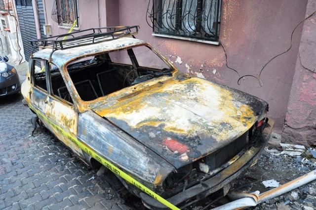 Kazan dairesinde başlayan yangın 5 evi küle çevirdi 12