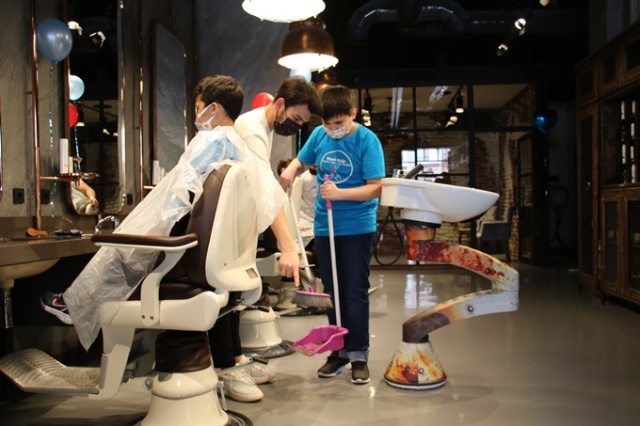 Özel çocuklarla 'Engelsiz Tıraş' etkinliği 10