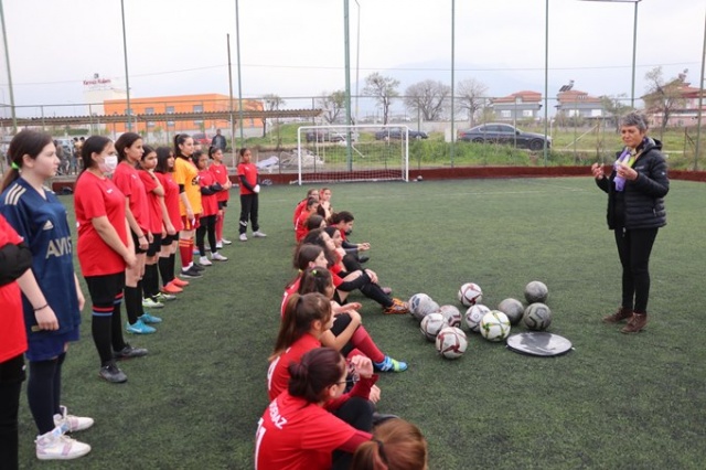 "Sporda cinsiyetçi olmamak gerek." 7