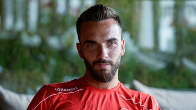 Adı Trabzonspor ile anılan milli futbolcudan flaş karar 4