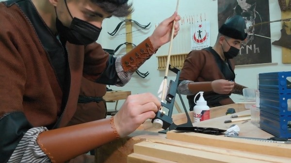 Bayburt'ta kendi oklarını ürettiler şampiyonaya hazırlanıyorlar 10