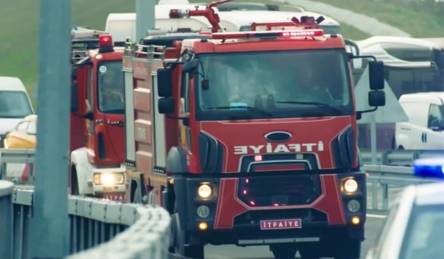 Kırmızı Kamyon dizisi yayından kaldırıldı 11