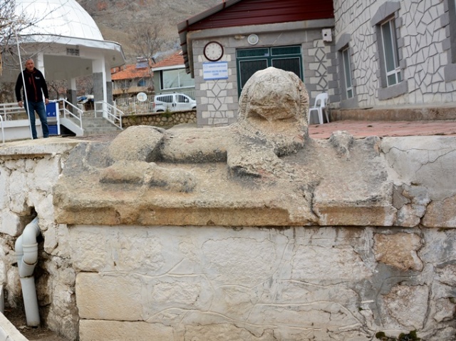 Tarihi esere plastik çeşme takılan mahallede 25 eser daha bulundu! 2