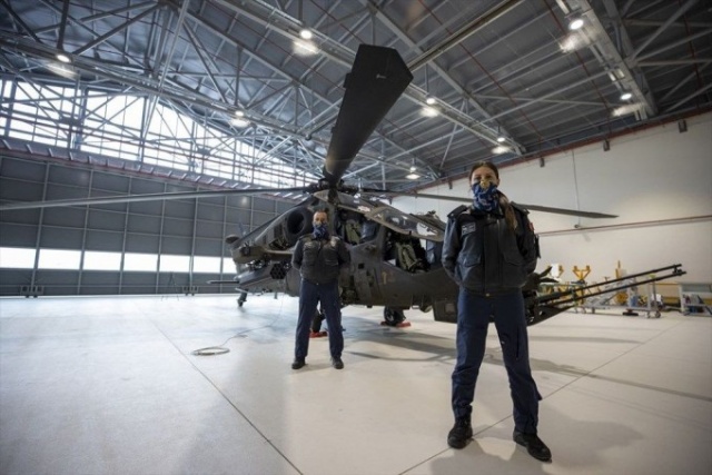 Türkiye'nin ilk kadın taarruz helikopter pilotu: Özge Karabulut 23