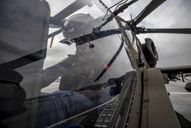 Türkiye'nin ilk kadın taarruz helikopter pilotu: Özge Karabulut 13