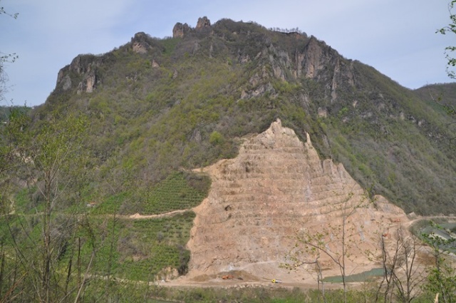 Ordu'da 2 bin 300 yıllık kaleye taş ocağı tehdidi 10