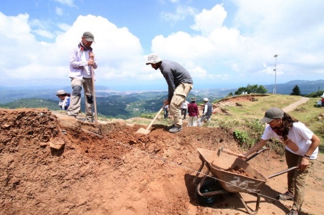 Ordu'da 2 bin 300 yıllık kaleye taş ocağı tehdidi 6