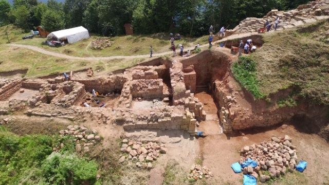Ordu'da 2 bin 300 yıllık kaleye taş ocağı tehdidi 4