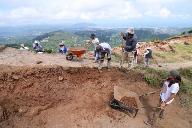 Ordu'da 2 bin 300 yıllık kaleye taş ocağı tehdidi 11