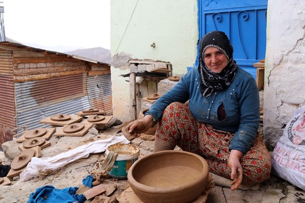 Gümüşhane'de yüzyıllardır anadan kıza öğretilerek yaşatılan gelenek. 12