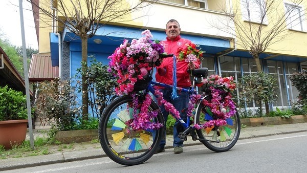 Trabzon'da muhtar adayından ilginç yöntem! 21 bin TL’lik çiçek dağıttı, seçimi yine kaybetti 4