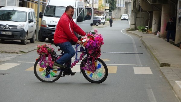 Trabzon'da muhtar adayından ilginç yöntem! 21 bin TL’lik çiçek dağıttı, seçimi yine kaybetti 6