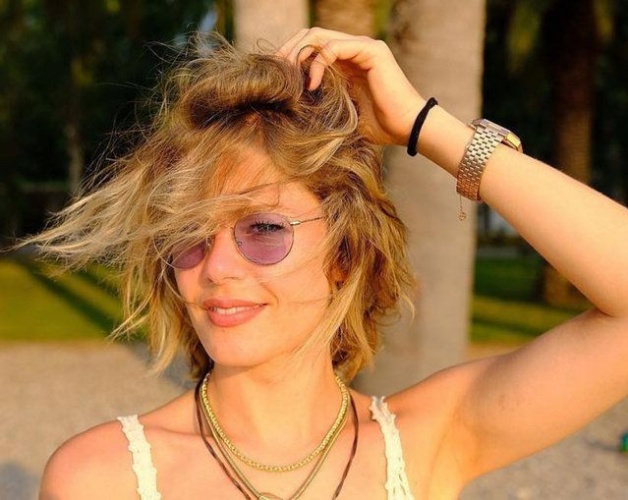 Burcu Biricik'ten takdir toplayan hareket 8