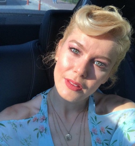 Burcu Biricik'ten takdir toplayan hareket 6