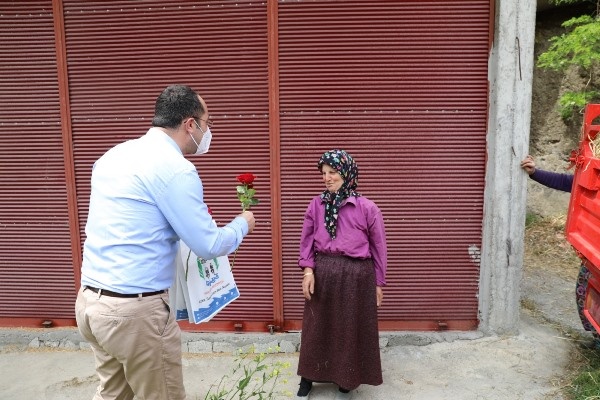 Başkan Ekim’den annelere sürpriz 7