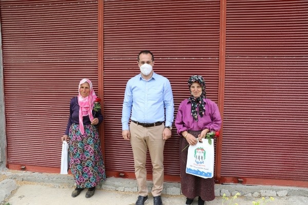 Başkan Ekim’den annelere sürpriz 17