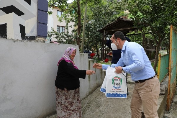 Başkan Ekim’den annelere sürpriz 6